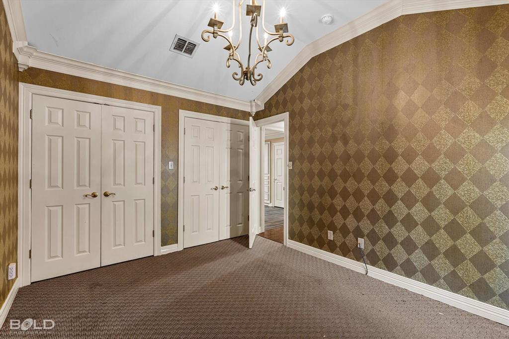 450 Albert Avenue Property Photo 19