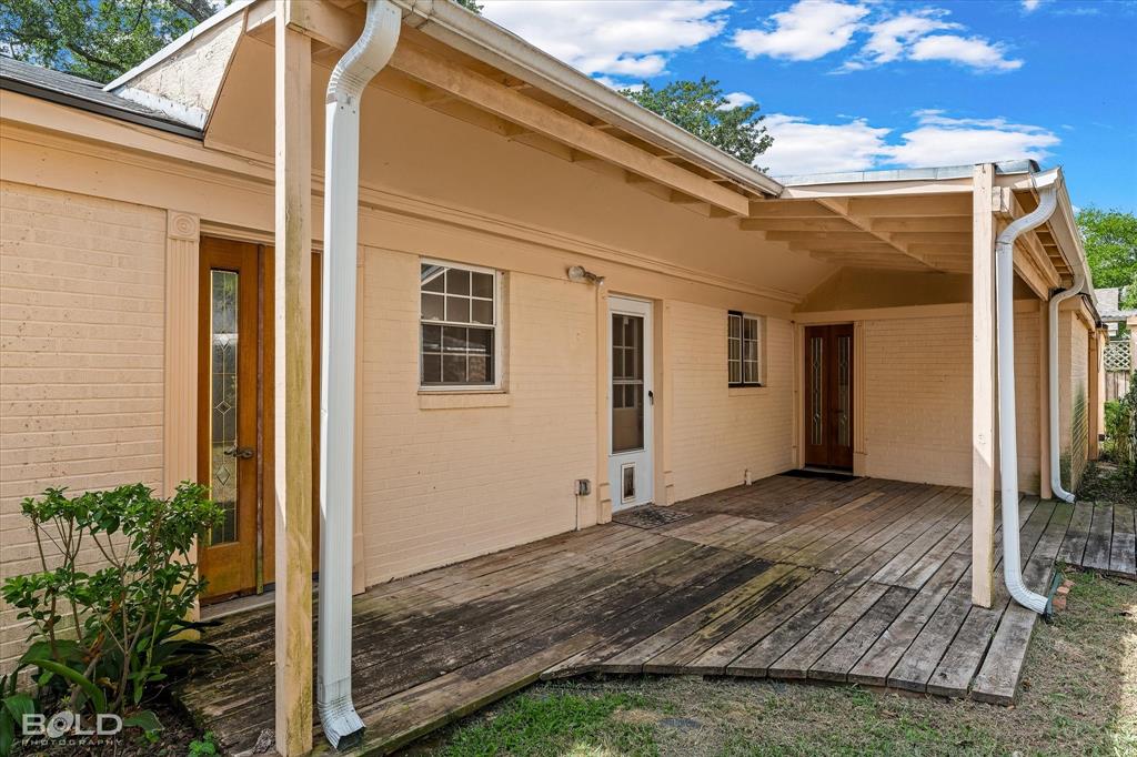 450 Albert Avenue Property Photo 21