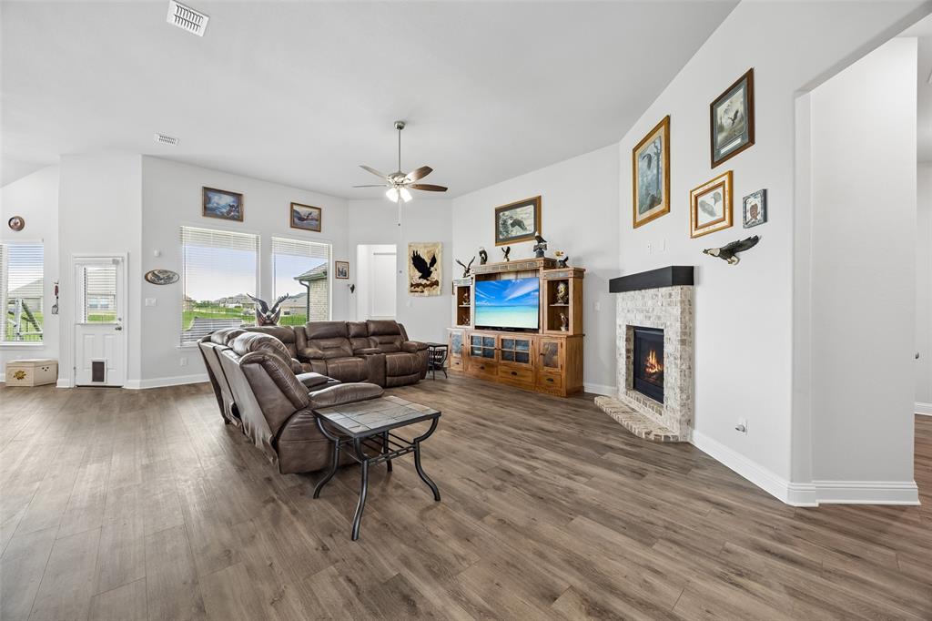 6608 Woodley Court Property Photo 13