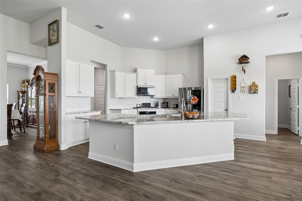 6608 Woodley Court Property Photo 14