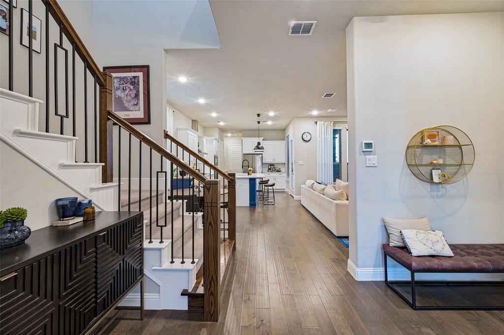 4207 Runway Mews Property Photo 5