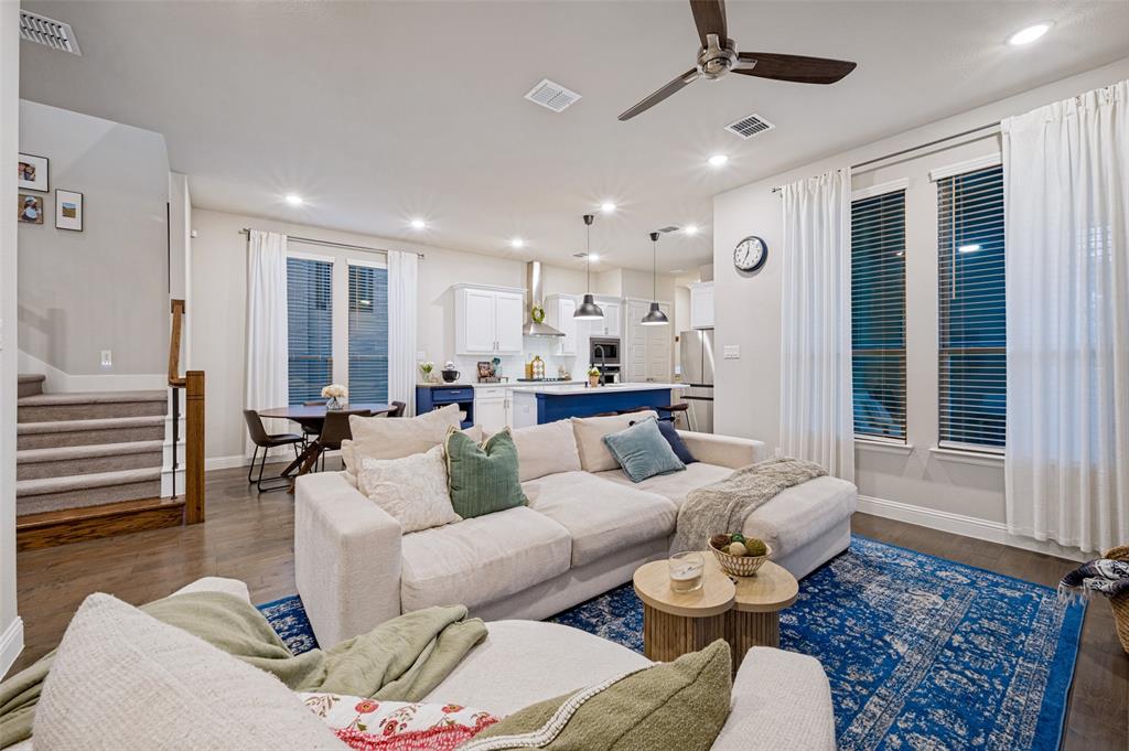 4207 Runway Mews Property Photo 6