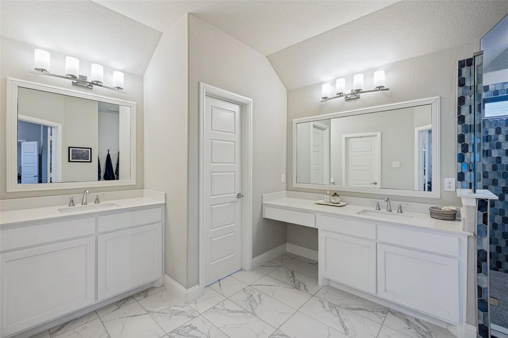 4207 Runway Mews Property Photo 16