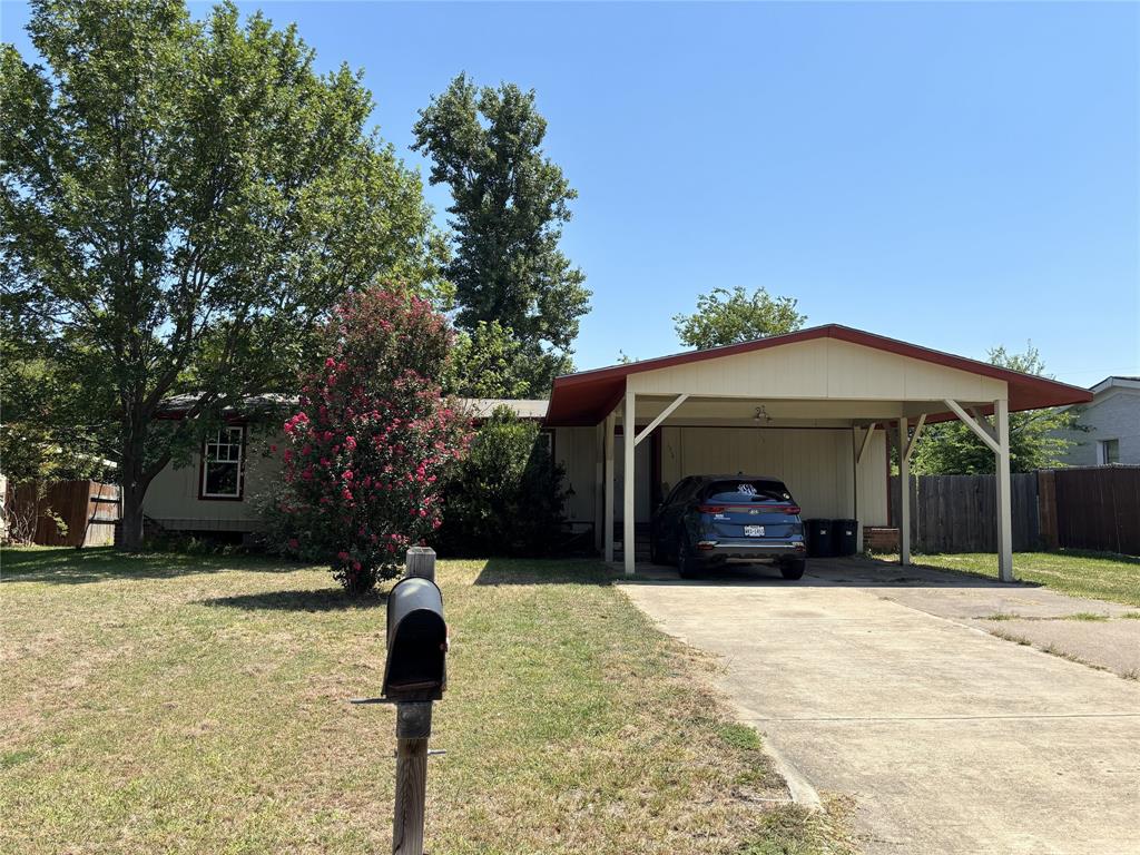 1314 Honeysuckle Drive Property Photo 1