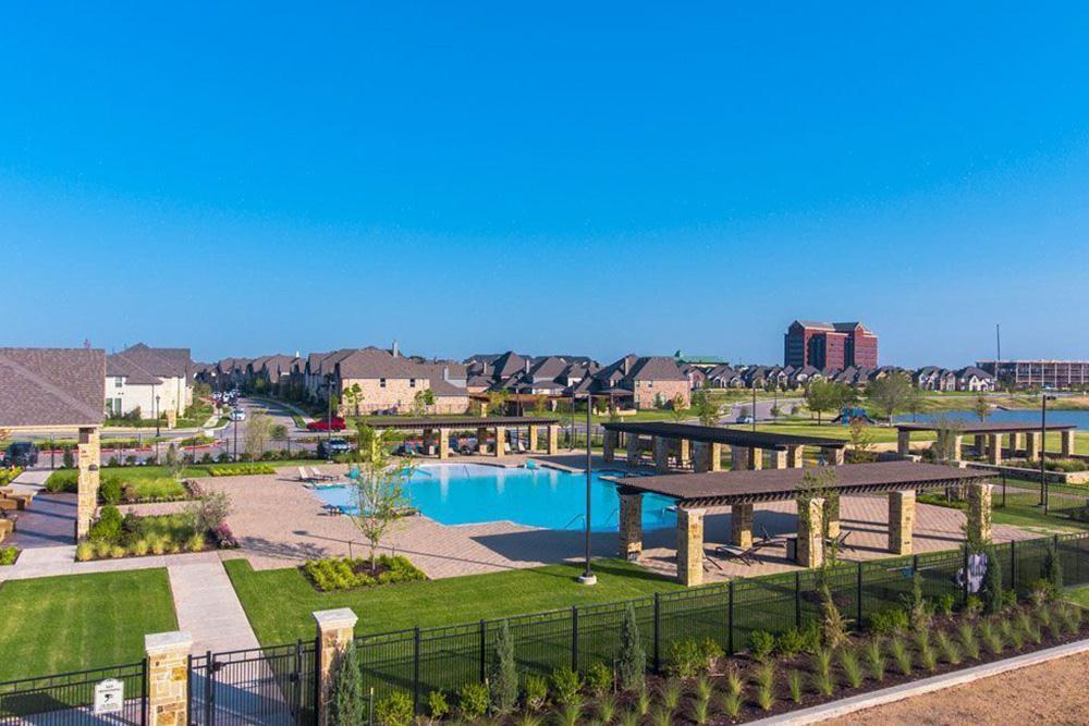 12736 Rutland Drive Property Photo 7