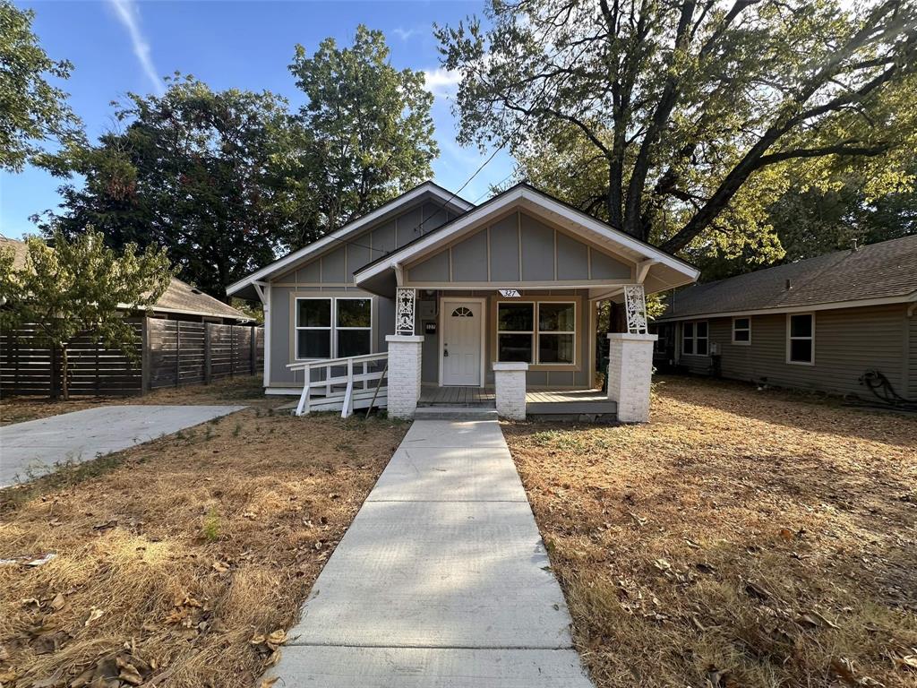 327 Egan Street Property Photo 1