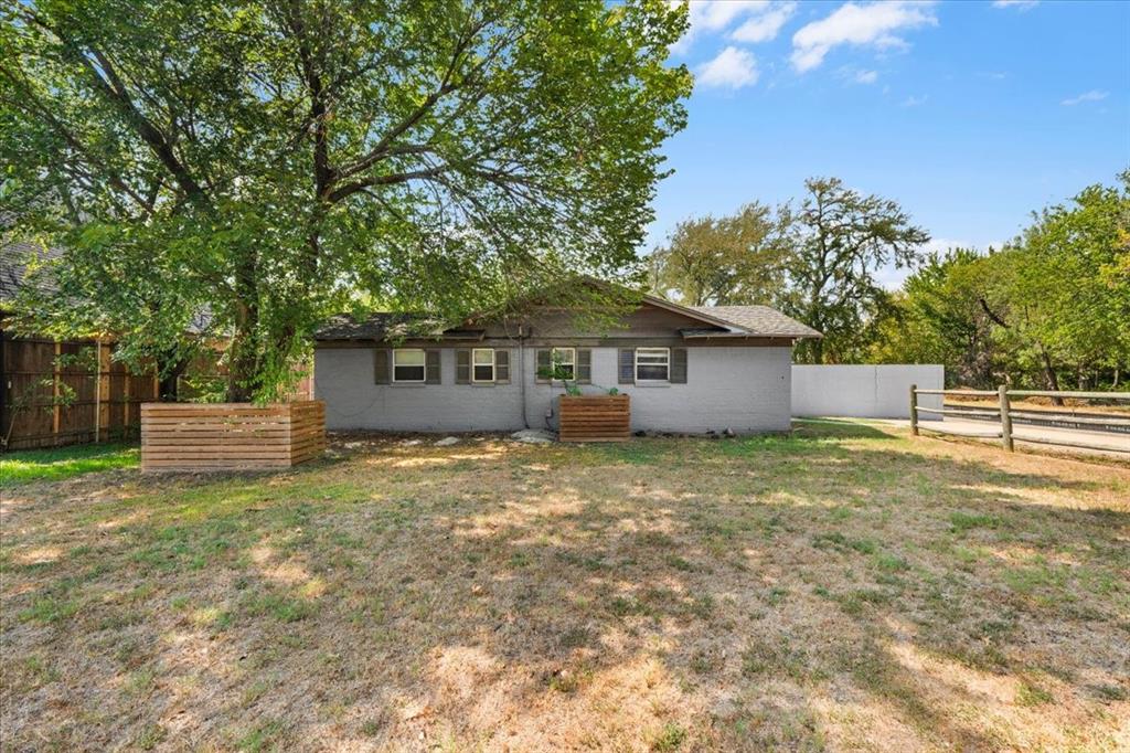 6817 Simmons Road Property Photo 1