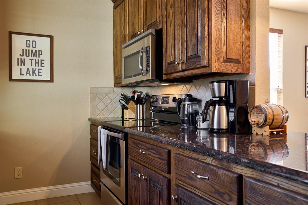 182 Oak Hills Drive Property Photo 7