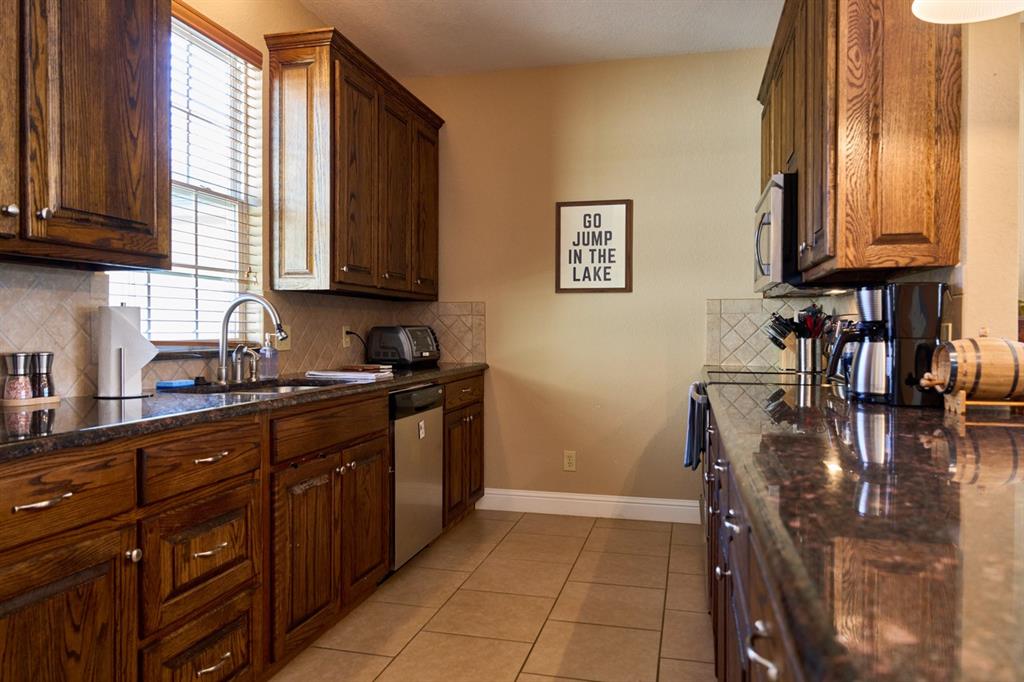 182 Oak Hills Drive Property Photo 8