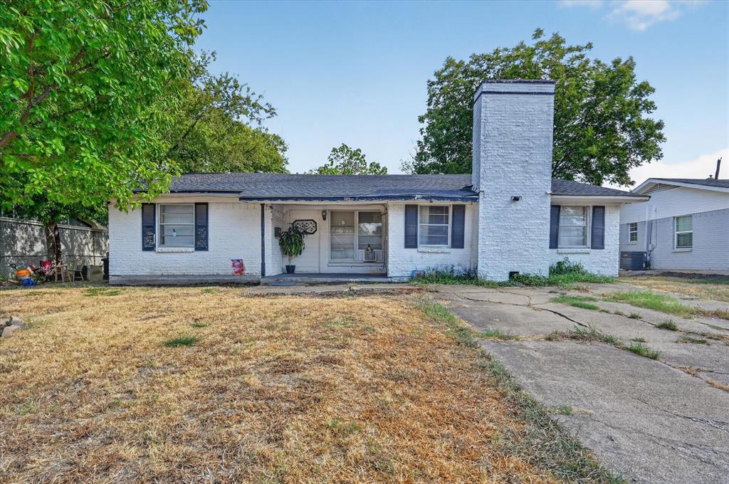 3320 Shorewood Drive Property Photo 1