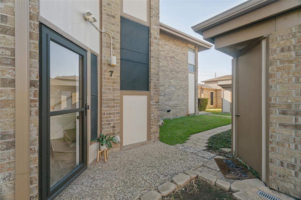 7 Dewberry Court Property Photo 2