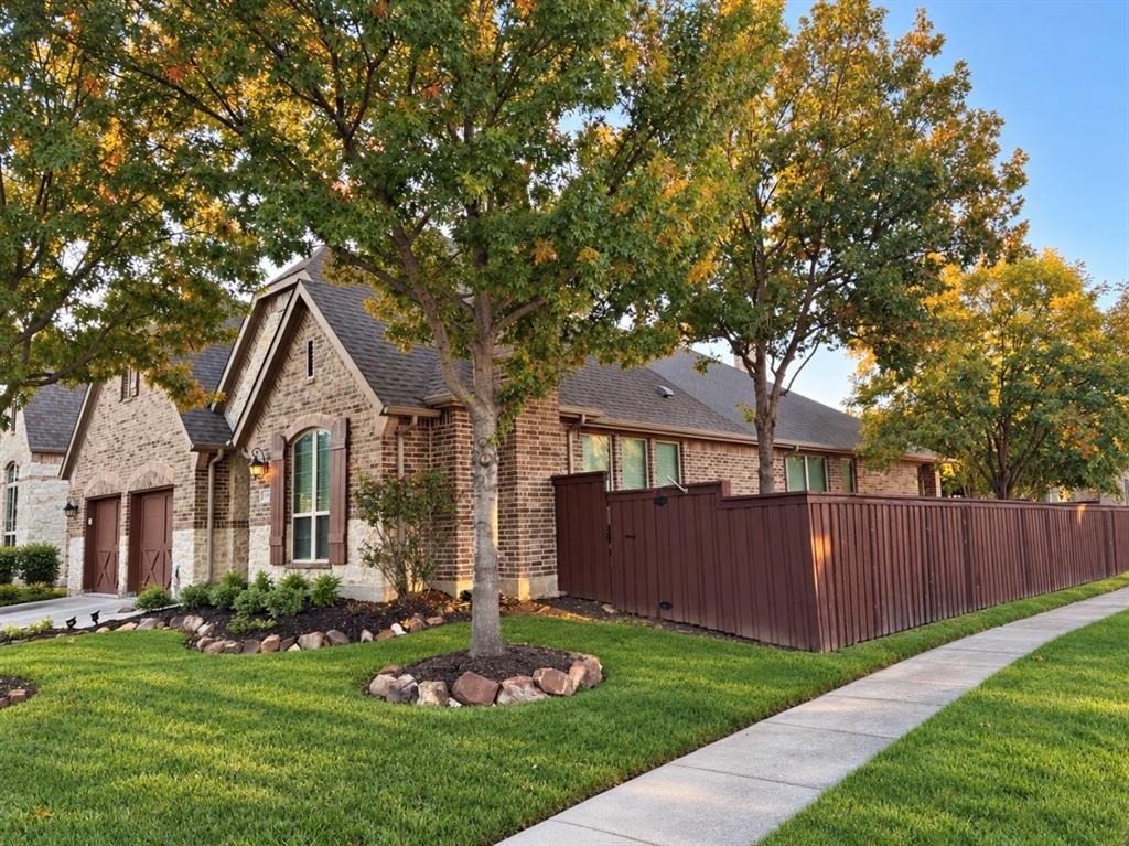 3000 Dunverny Property Photo 1