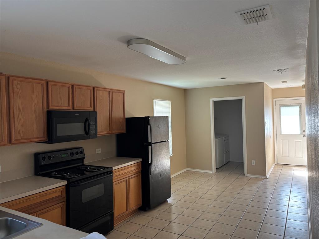 2024 Angel Way Property Photo 3