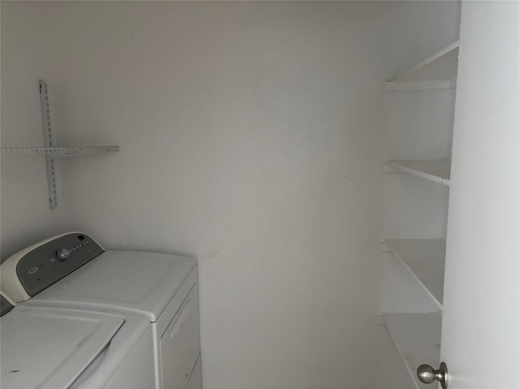 2024 Angel Way Property Photo 5