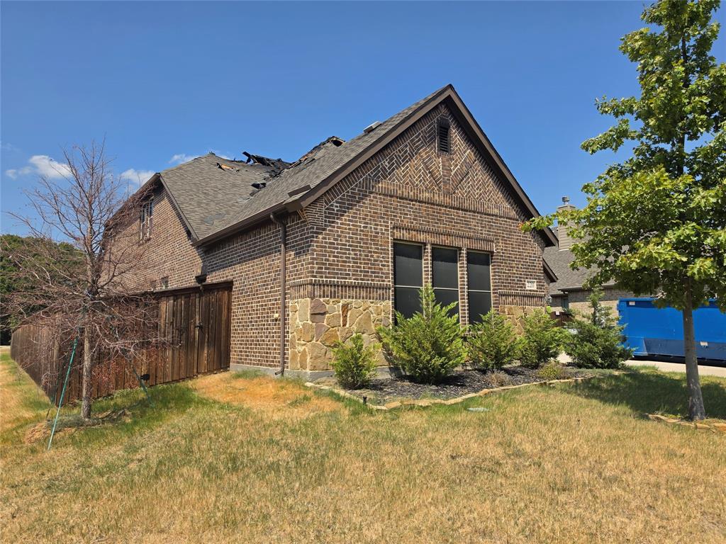 220 Northern Star Court Property Photo 4