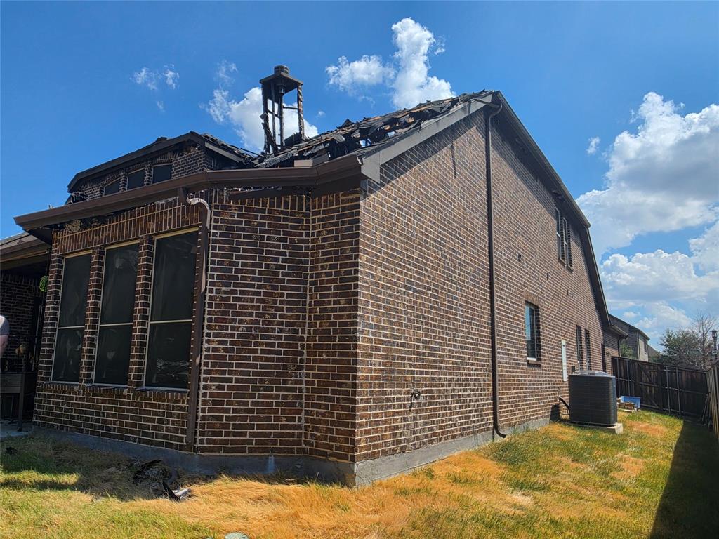 220 Northern Star Court Property Photo 5
