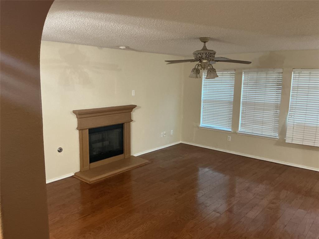 1340 Lake Grove Lane Property Photo 5