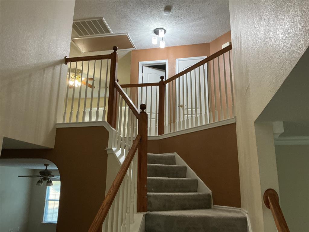 1340 Lake Grove Lane Property Photo 12