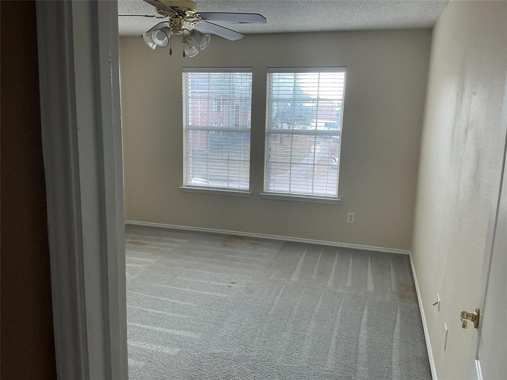 1340 Lake Grove Lane Property Photo 14