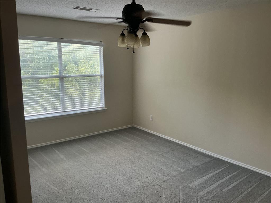 1340 Lake Grove Lane Property Photo 15