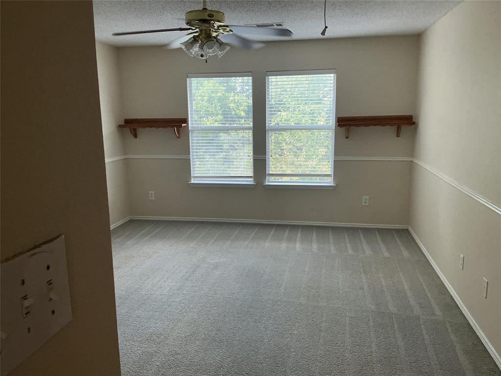 1340 Lake Grove Lane Property Photo 17