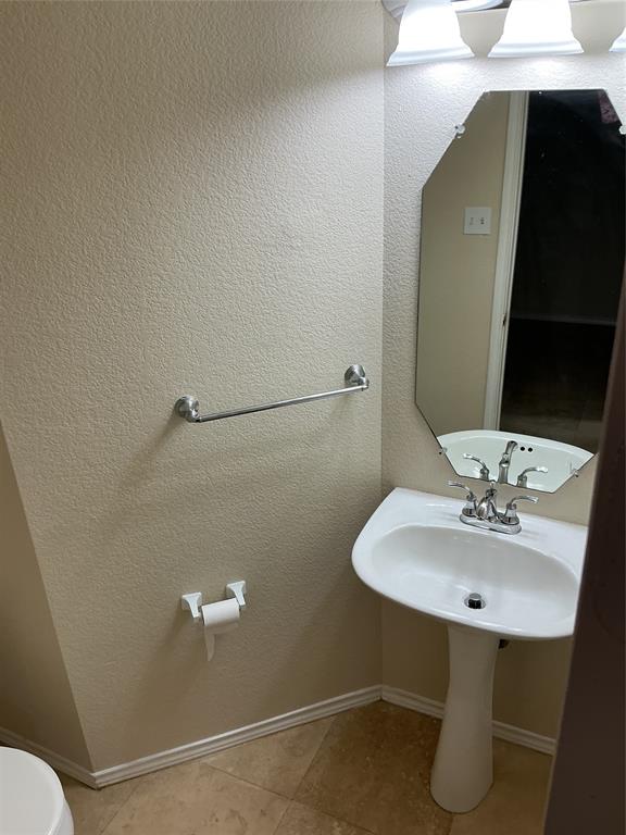 1340 Lake Grove Lane Property Photo 18