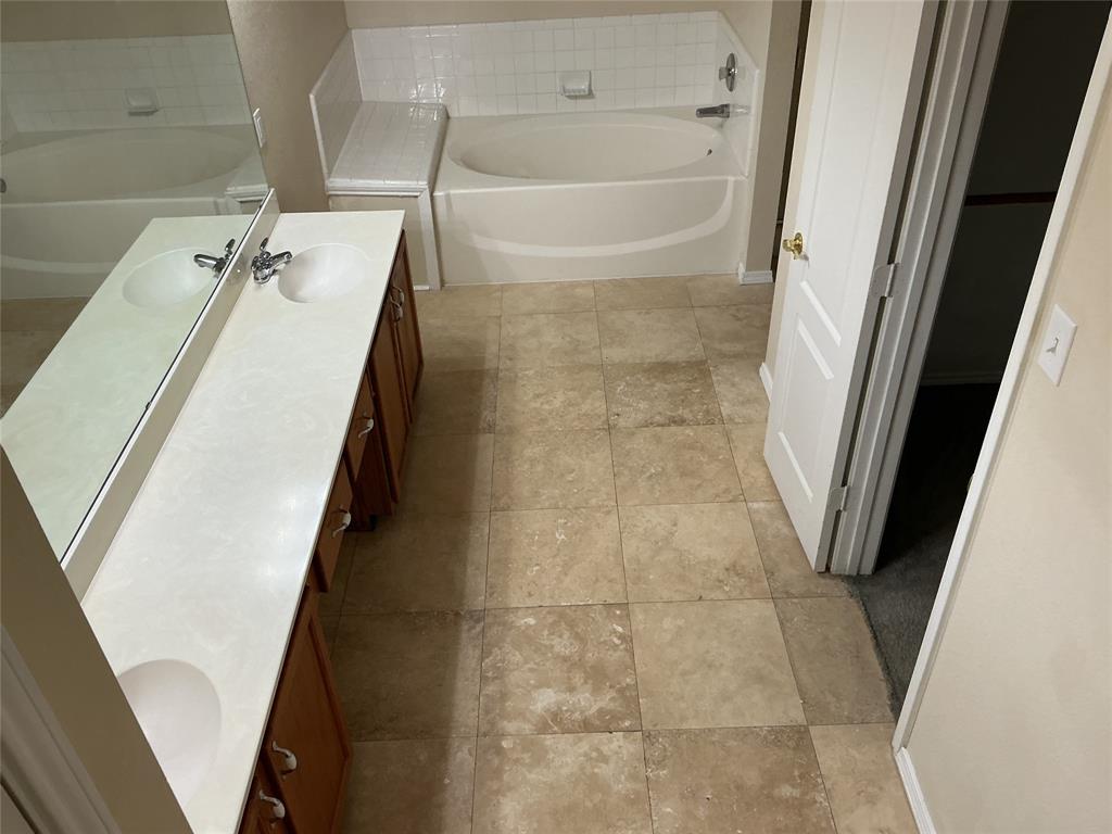 1340 Lake Grove Lane Property Photo 25
