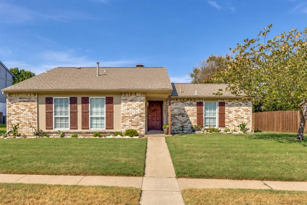 1107 Elk Grove Drive Property Photo 1