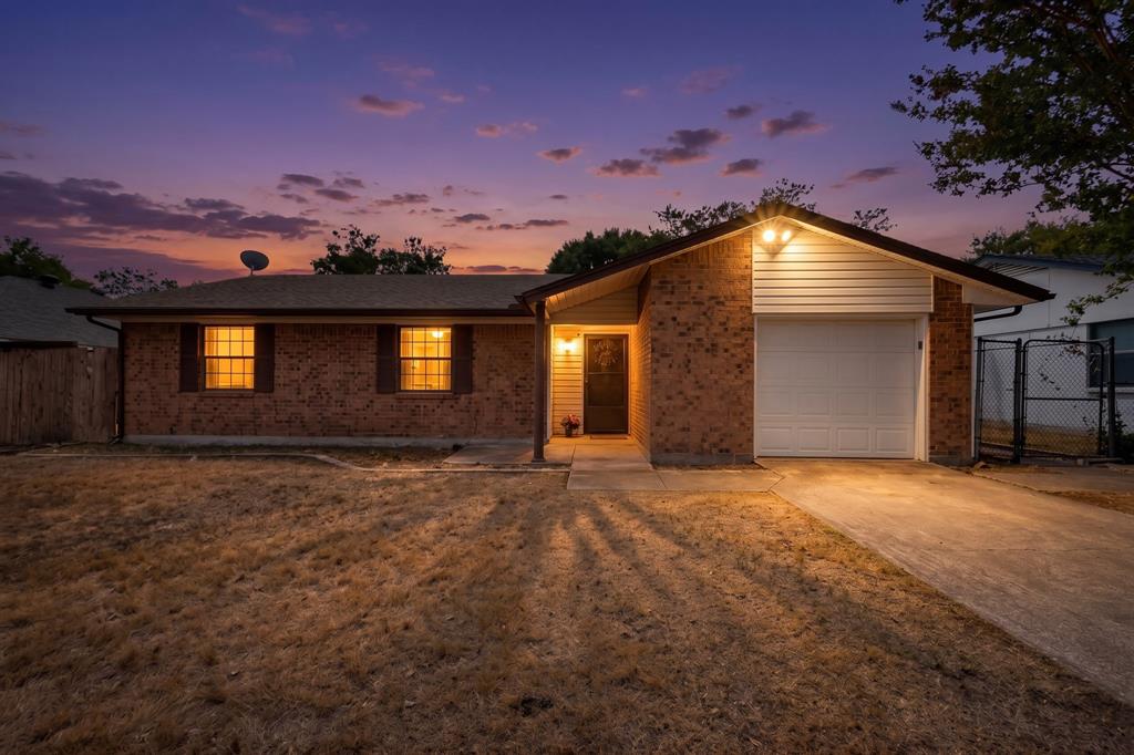 346 Linkcrest Drive Property Photo 4