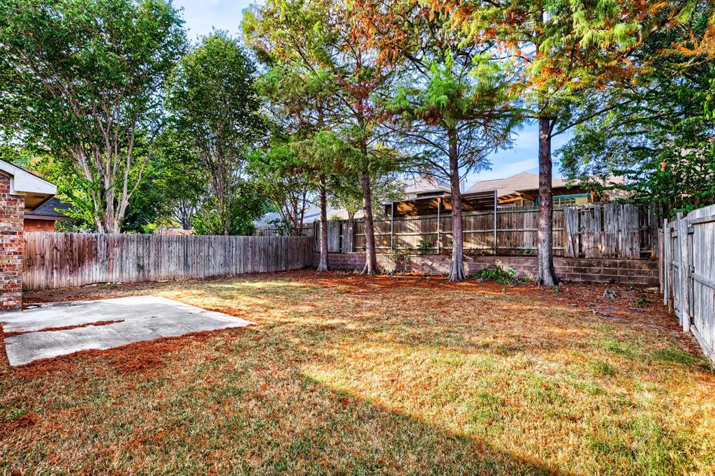 3328 Woodbluff Lane Property Photo 4