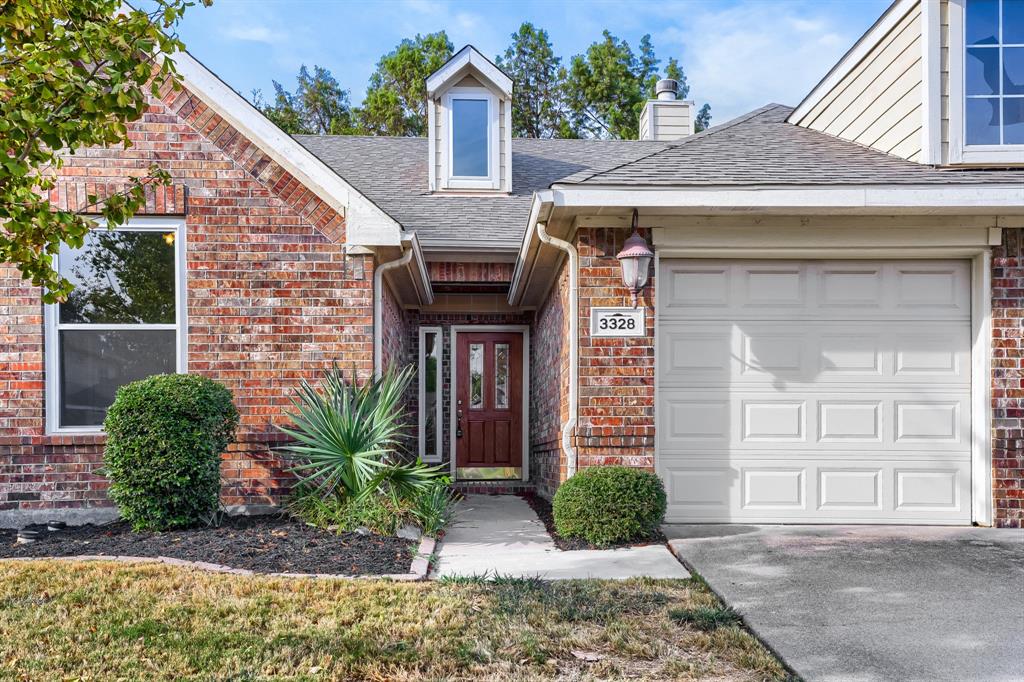 3328 Woodbluff Lane Property Photo 5