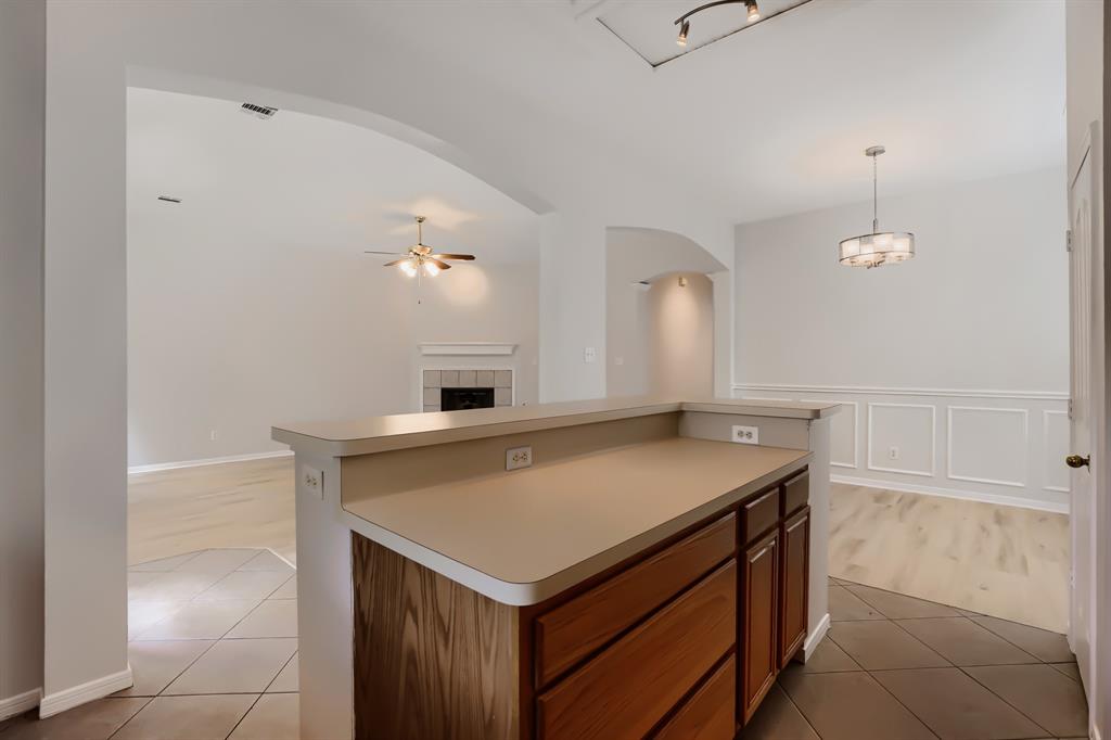 3328 Woodbluff Lane Property Photo 13