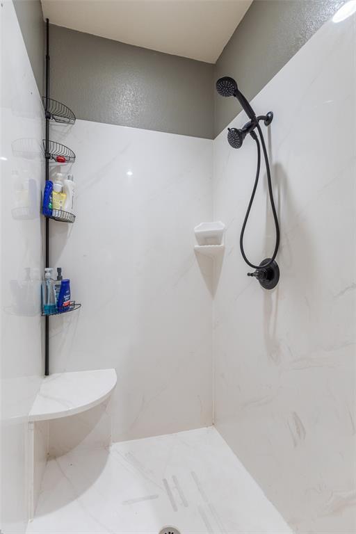 2010 Westminster Drive Property Photo 23