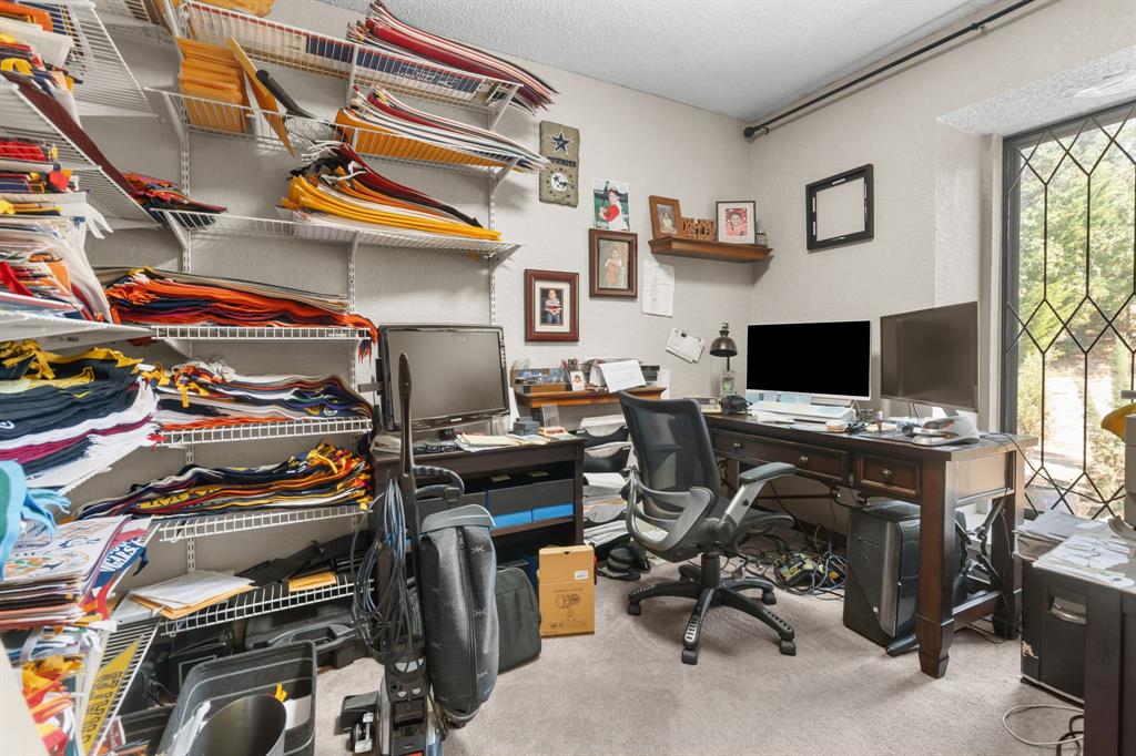 2910 Lakeshore Court Property Photo 18