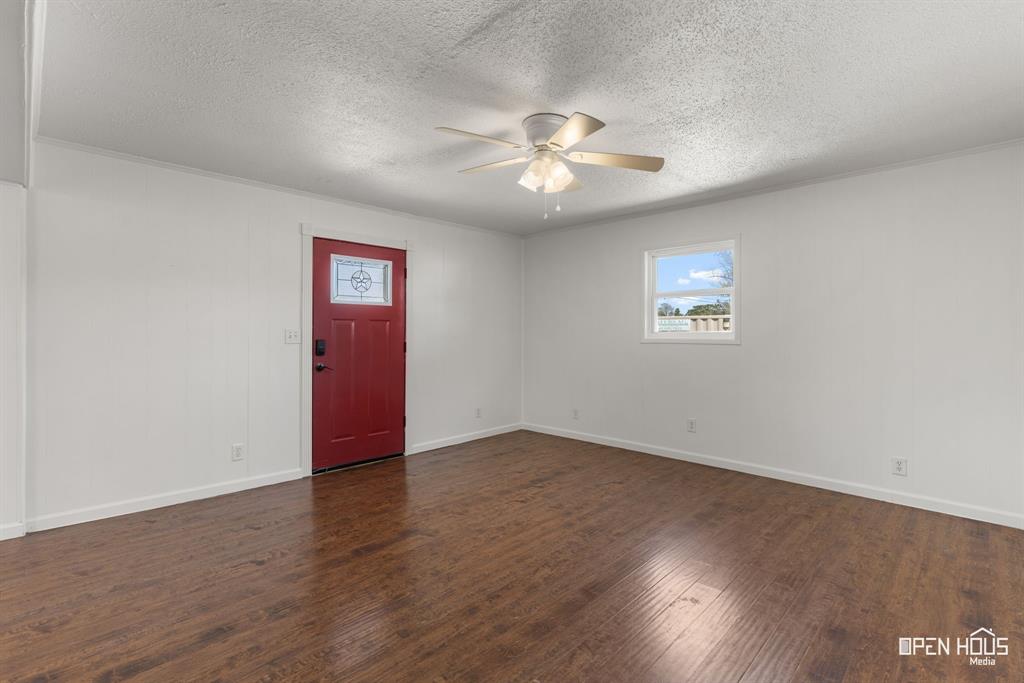 410 N Oak Street Property Photo 2