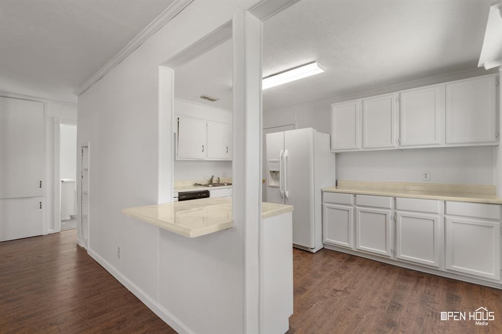 410 N Oak Street Property Photo 9
