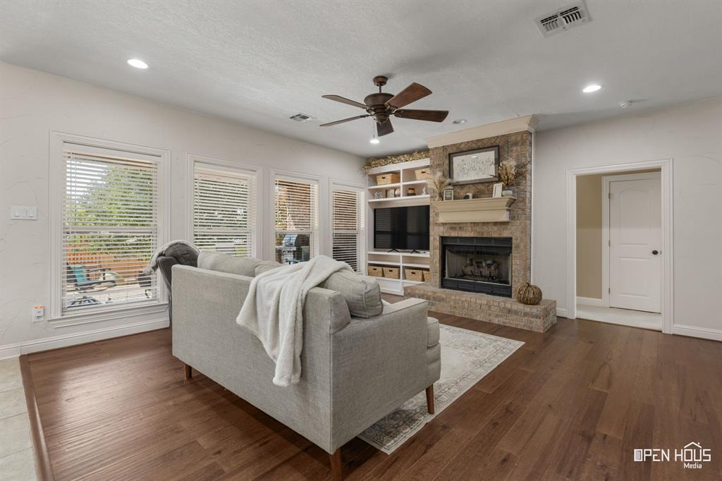 2107 Ruffles Lane Property Photo 6