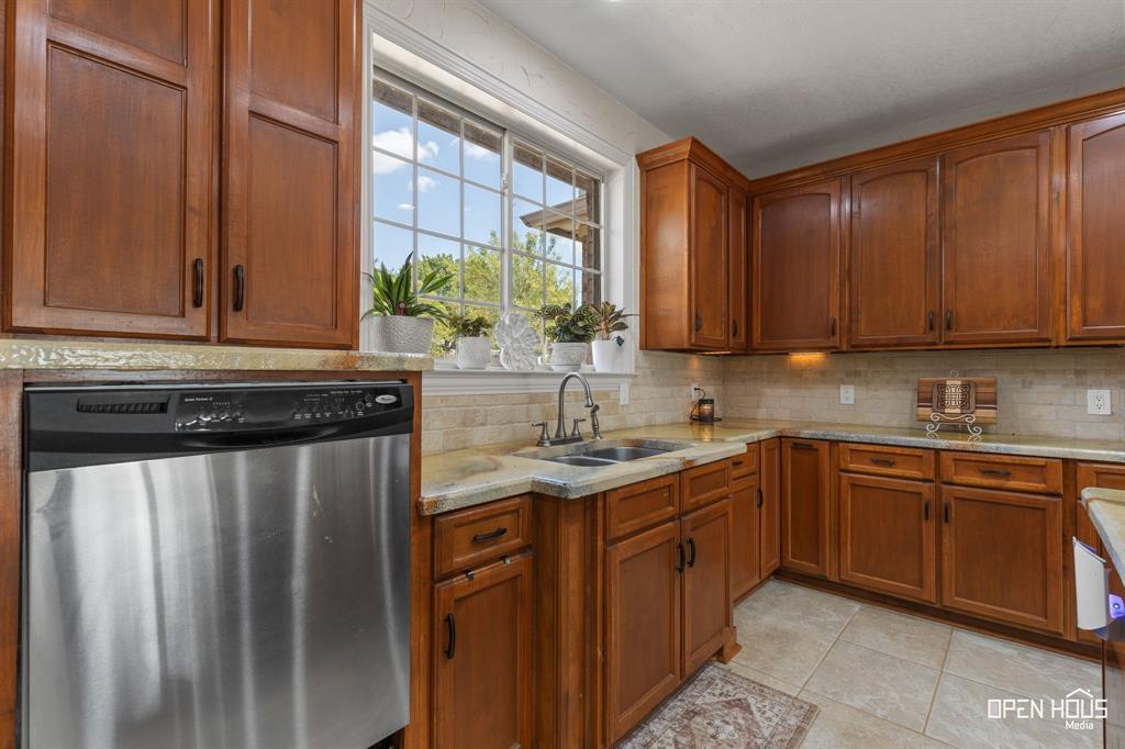 2107 Ruffles Lane Property Photo 13