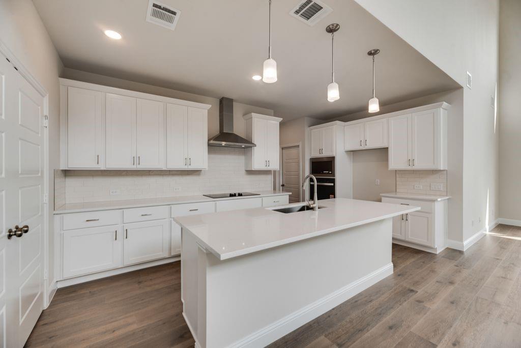 1060 Birdie Street Property Photo 2