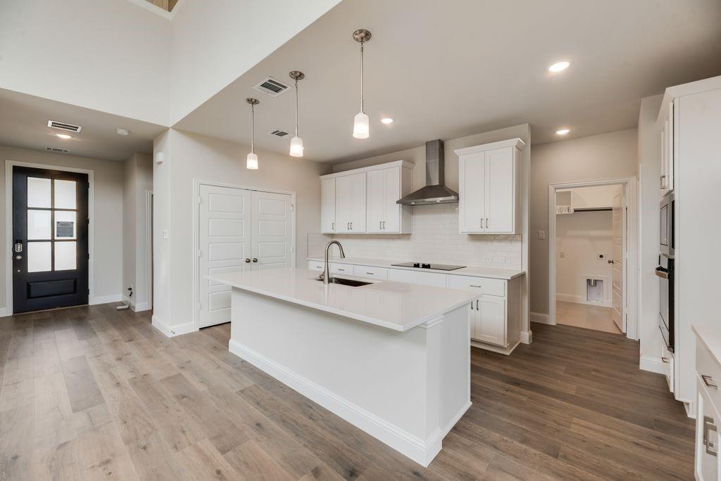 1060 Birdie Street Property Photo 8