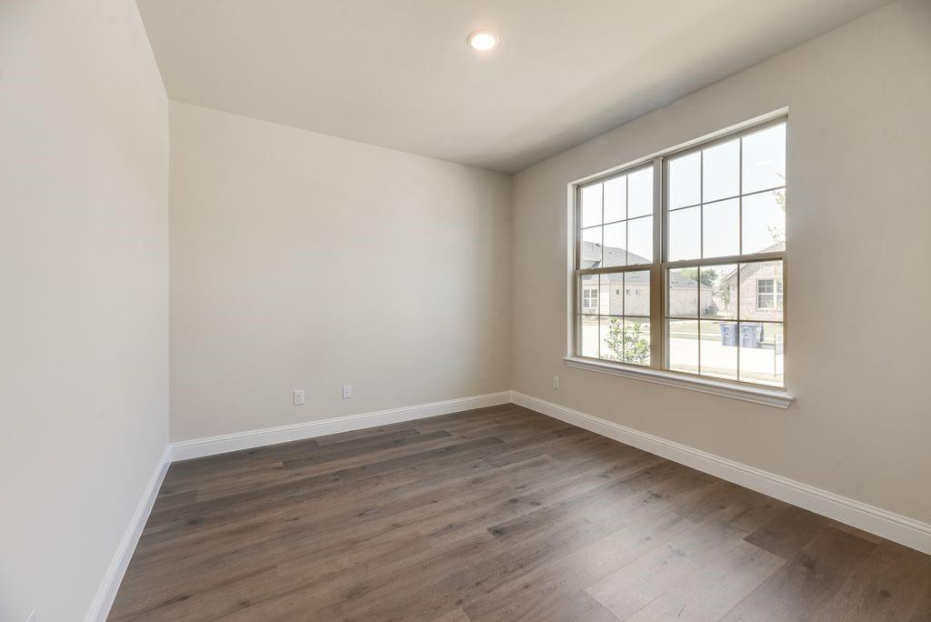 1060 Birdie Street Property Photo 14