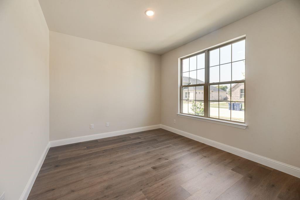 1060 Birdie Street Property Photo 15