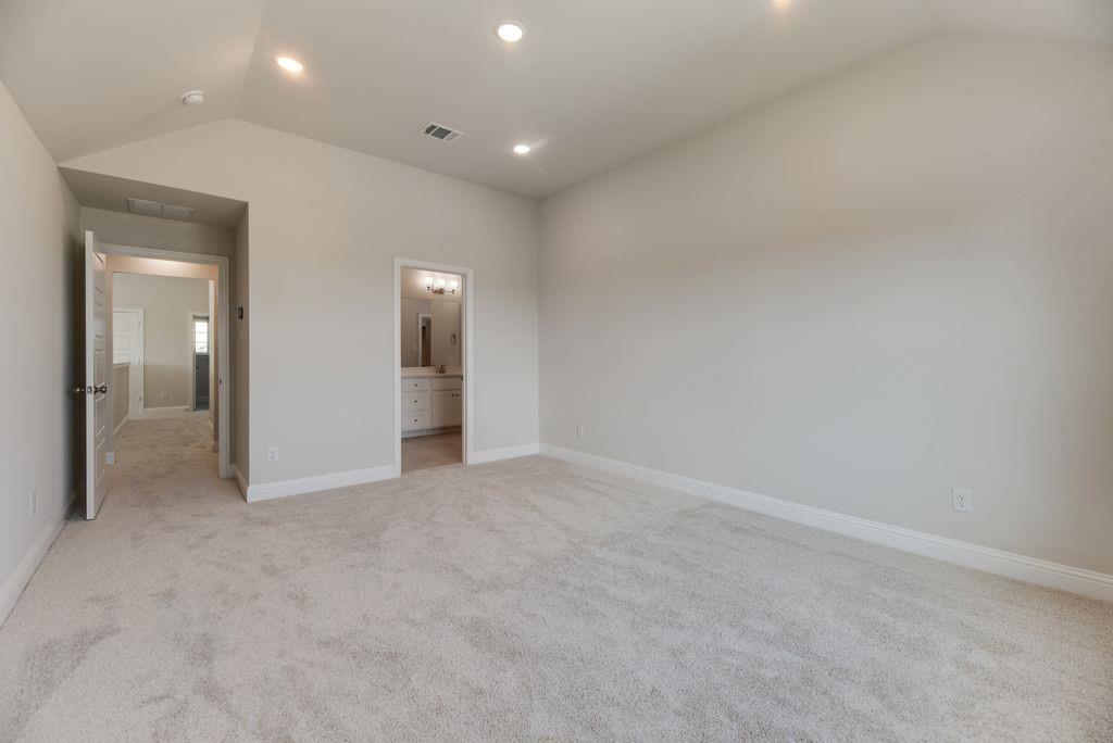 1060 Birdie Street Property Photo 28