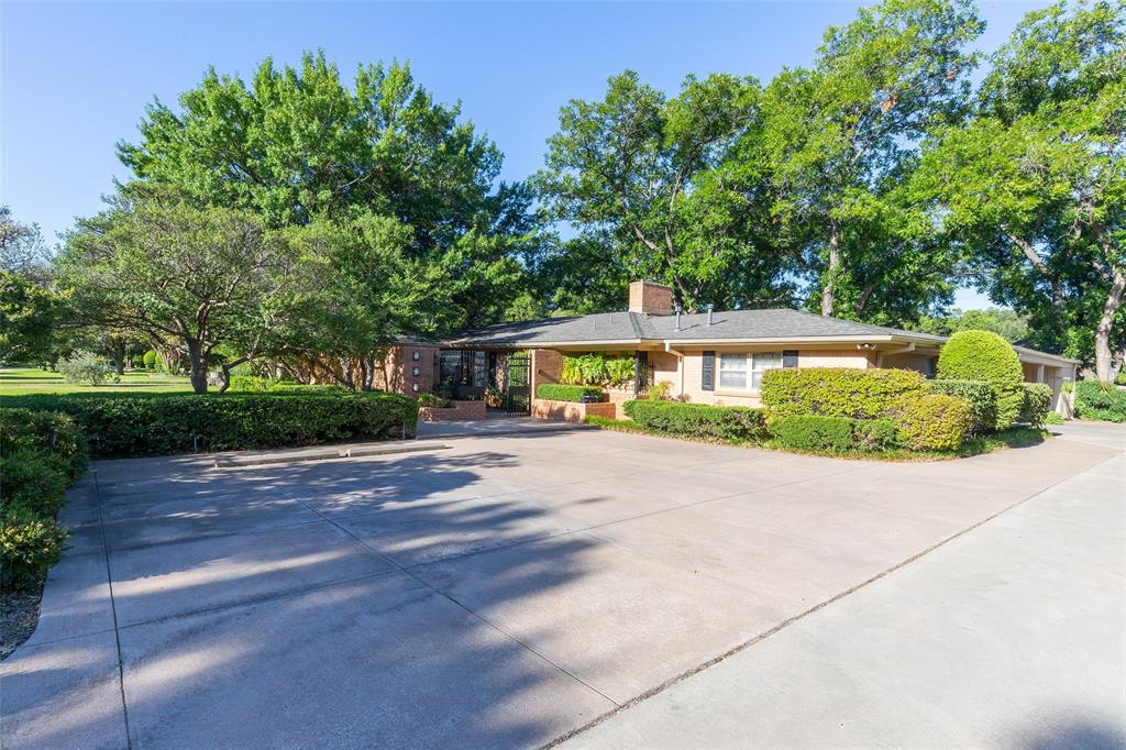 1410 Tanglewood Road Property Photo 1