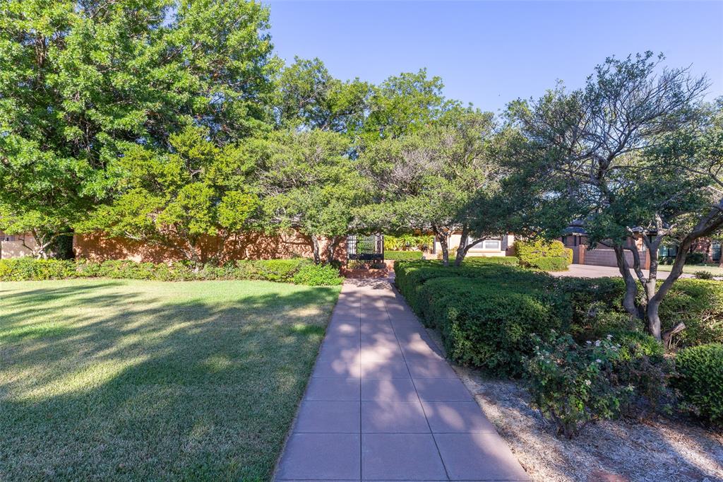 1410 Tanglewood Road Property Photo 2