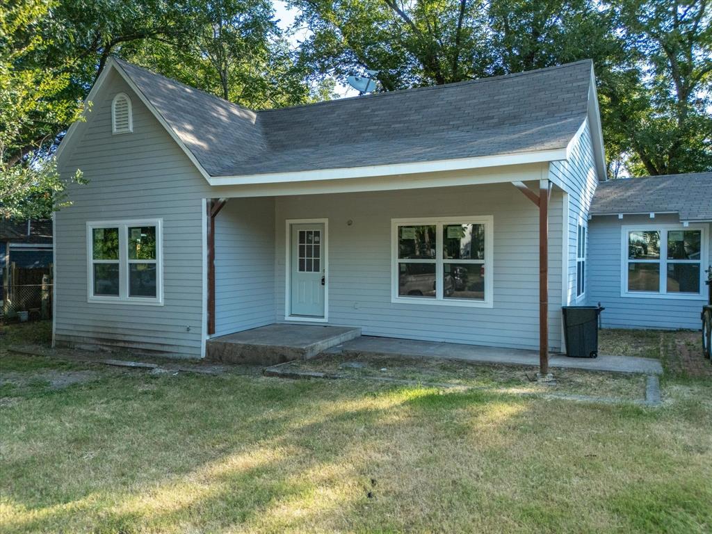 1106 N Mckinney Street Property Photo 1
