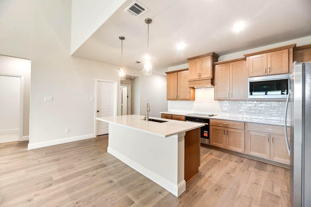 1050 Birdie Street Property Photo 2