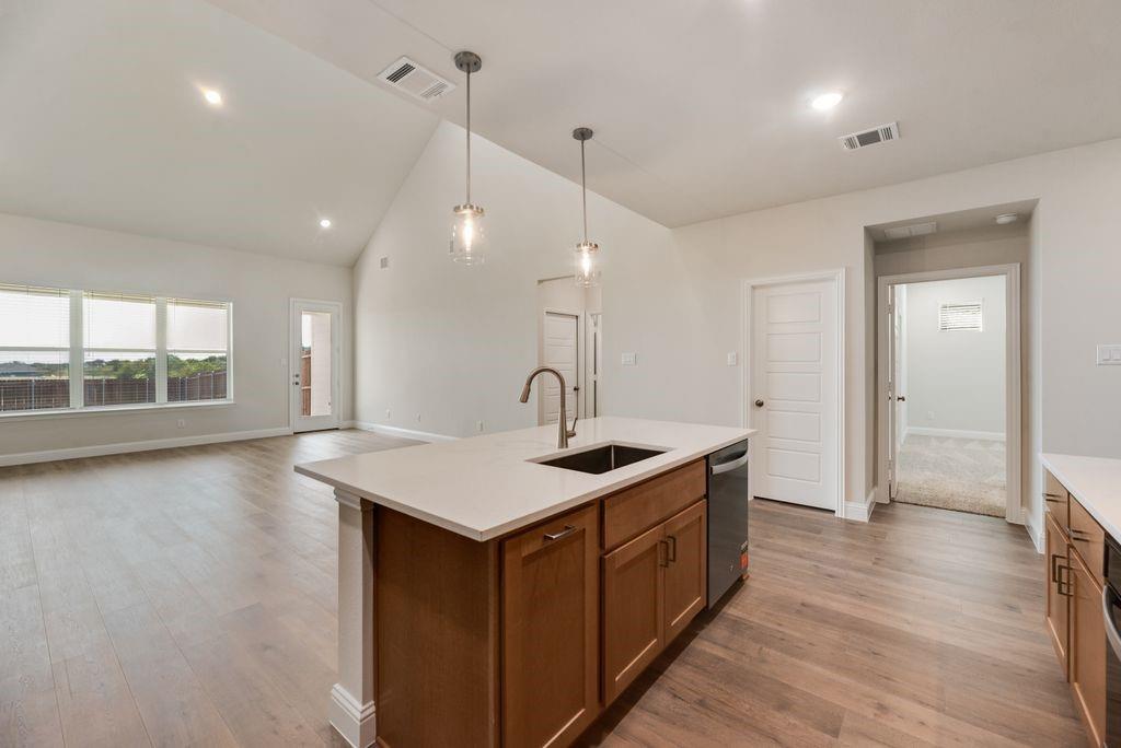 1050 Birdie Street Property Photo 8