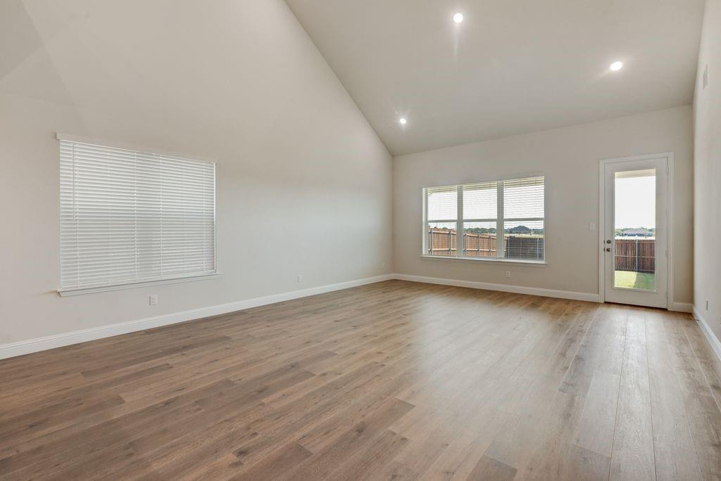 1050 Birdie Street Property Photo 12
