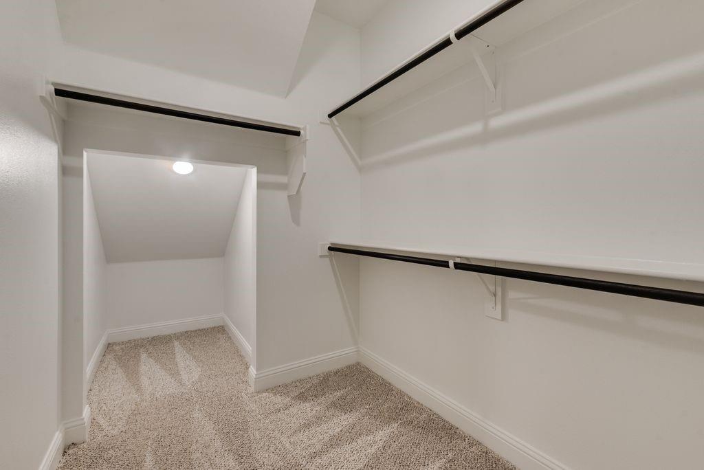 1050 Birdie Street Property Photo 16